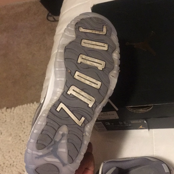 shoes - Picture 3 of 4